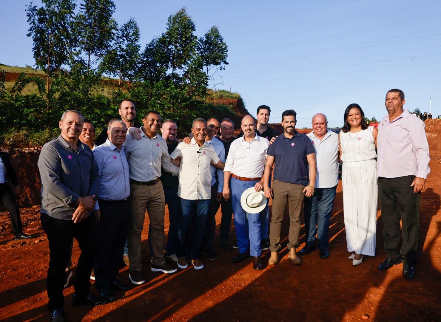 governo-de-minas-vistoria-obras-de-pavimentacao-da-mgc-262,-entre-caete-e-barao-de-cocais